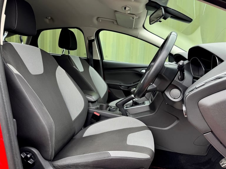 2013 Ford Focus 1.0T EcoBoost Zetec S Hatchback 5dr Petrol Manual Euro 5 (s/s) (125 ps) Hatchback...
