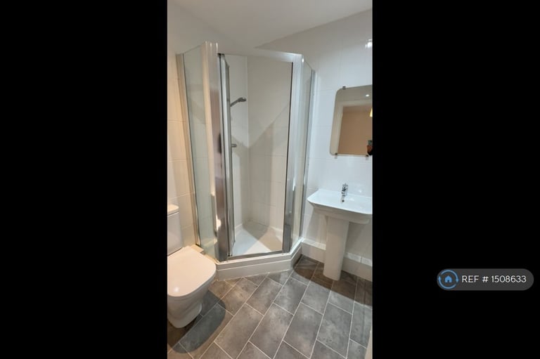 2 bedroom flat in Albarn Court, Colchester, CO2 (2 bed) (#1508633)