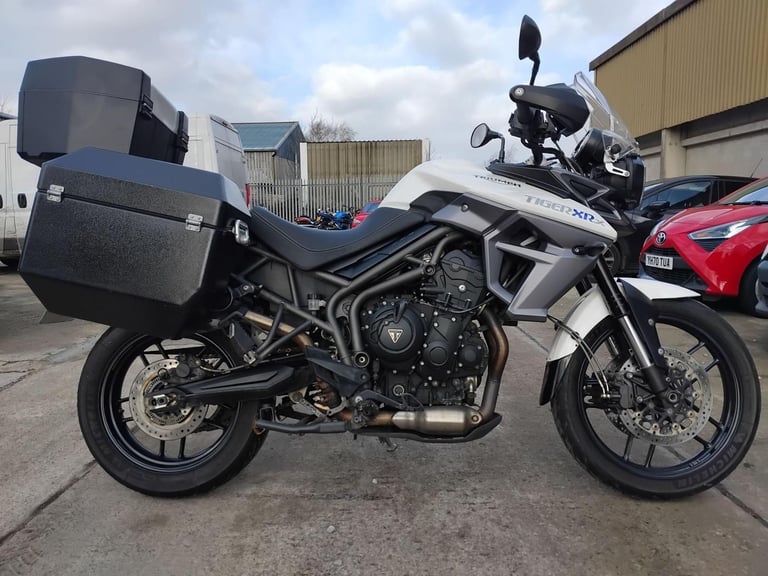 image for 2015 15 TRIUMPH TIGER 800 XRX WHITE FULL LUGGAGE HIGH SPEC ADVENTURE TOURER