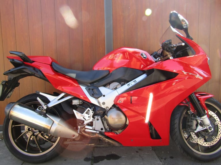 HONDA VFR 800 f ONLY 15230 MILES * FULL SERVICE HISTORY * ONE OWNER FROM NEW *