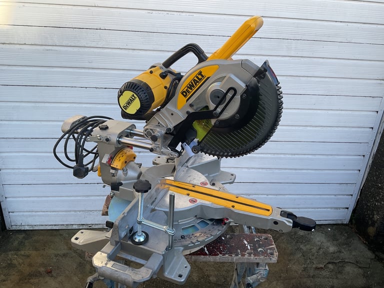 DeWalt DWS 727 250mm Double Bevel Sliding Mitre Saw with XPS 240v