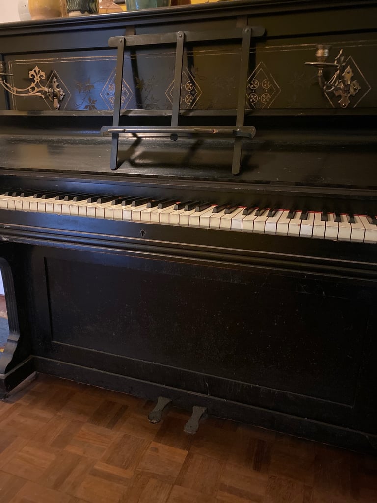 image for Upright piano. 