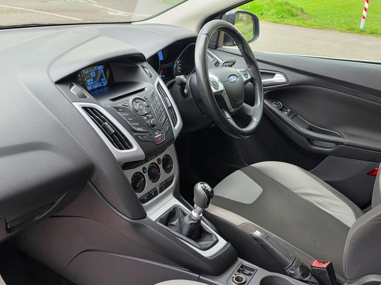 2013 Ford Focus 1.6 TDCi Zetec Euro 5 (s/s) 5dr Hatchback Diesel Manual