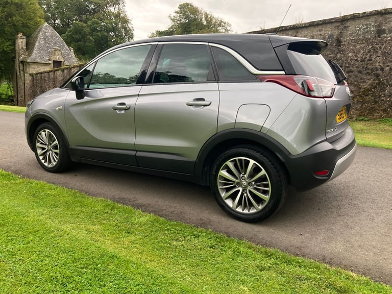EXCEPTIONAL CONDITION 2019 VAUXHALL CROSSLAND X SPORT. MOT APRIL-26. FSH (6 Service Stamps)