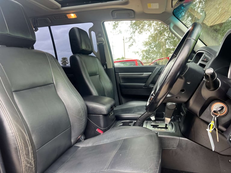 2010 Mitsubishi Shogun 3.2 DI-DC [197] Diamond 5dr Auto ESTATE DIESEL Automatic