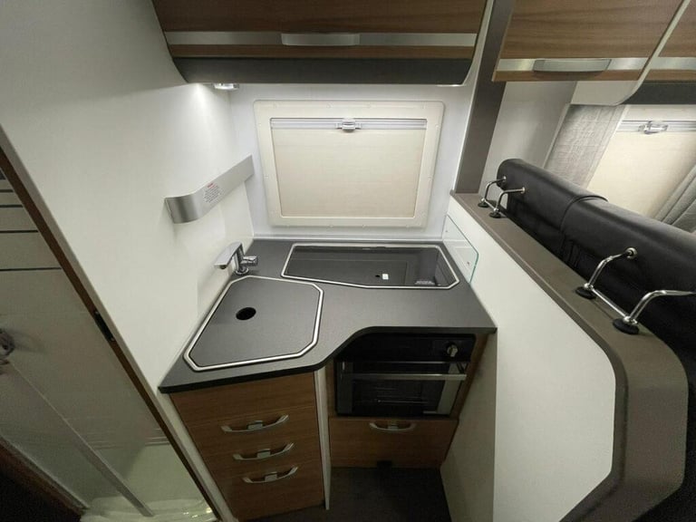 Adria Matrix 670 sc Axess Automatic Rear Garage, Island bed motorhome