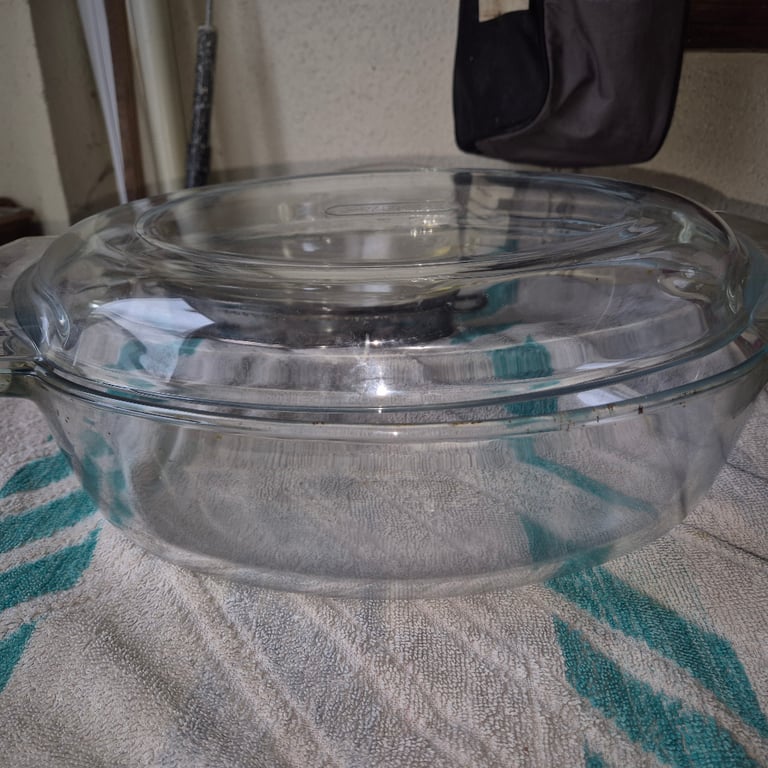 Glass cooking dishes