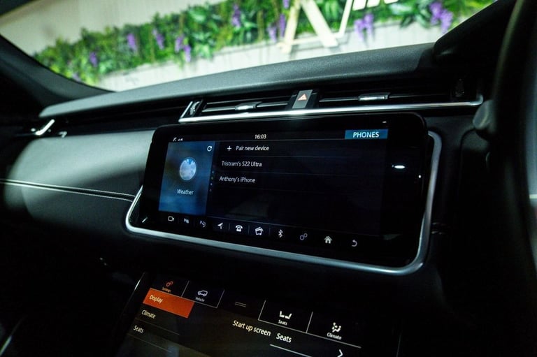 2019 Land Rover Range Rover Velar 3.0 D300 R-Dynamic HSE SUV 5dr Diesel Auto 4WD Euro 6 (s/s) (30...