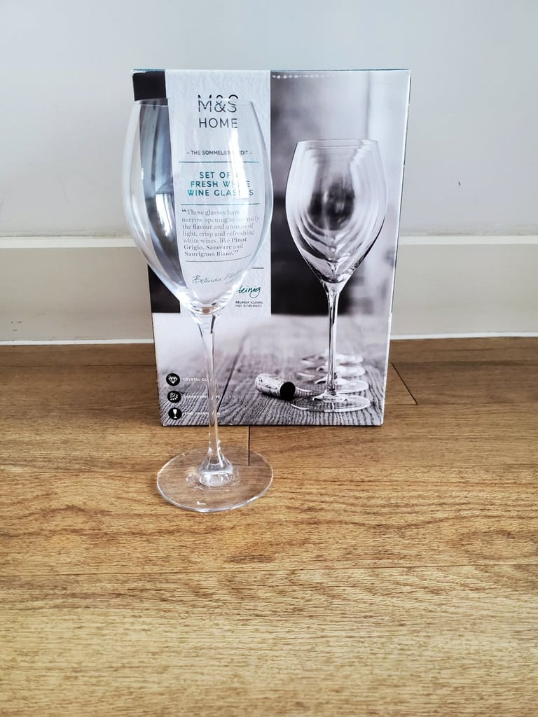 image for Set of 4 Wine Glasses M&S - new 