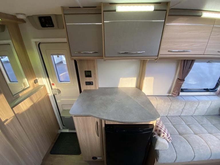 2015 COACHMAN VISION 450/2 DESIGN EDITION LUXURY CARAVAN