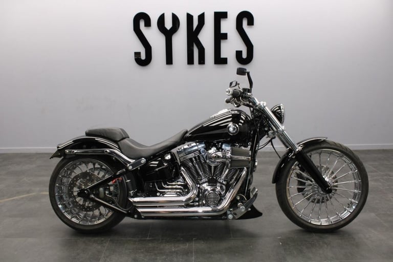 image for 2015 Harley-Davidson FXSB Softail Breakout SE 110 Cubic Inch in Black Air Ride