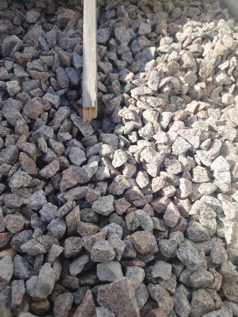 Silver/Granite garden chips special offer £79.99 per bulk bag in