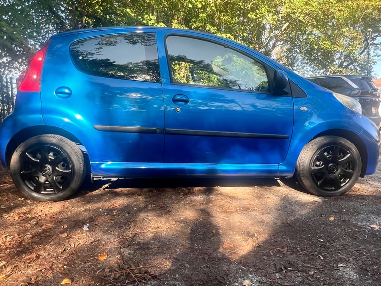 Peugeot, 107, Hatchback, 2011, Manual, 998 (cc), 5 doors