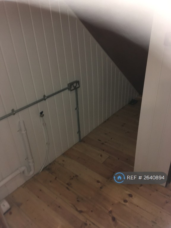 3 bedroom flat in Alma Road, Sheerness, ME12 (3 bed) (#2640894)