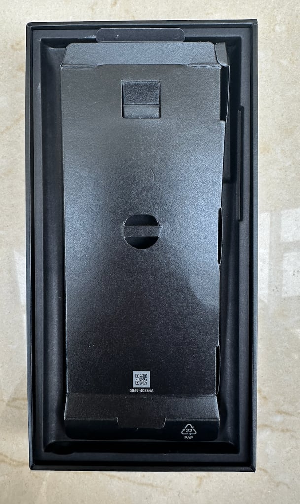 Nearly New Samsung Galaxy S22 Ultra SM-S908B/DS - 512GB - Green (Unlocked)