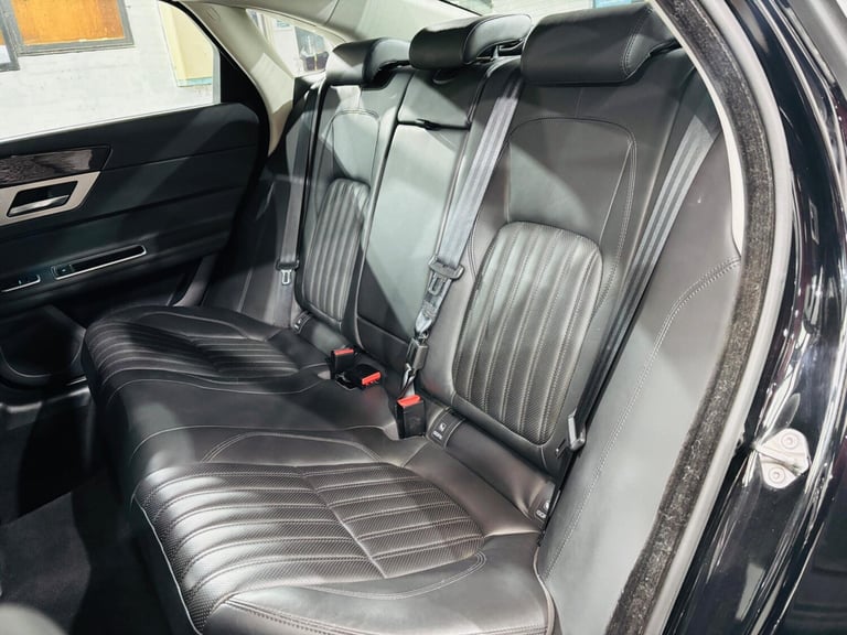 2018 Jaguar XF 2.0d Portfolio Auto AWD Euro 6 (s/s) 4dr SALOON Diesel Automatic