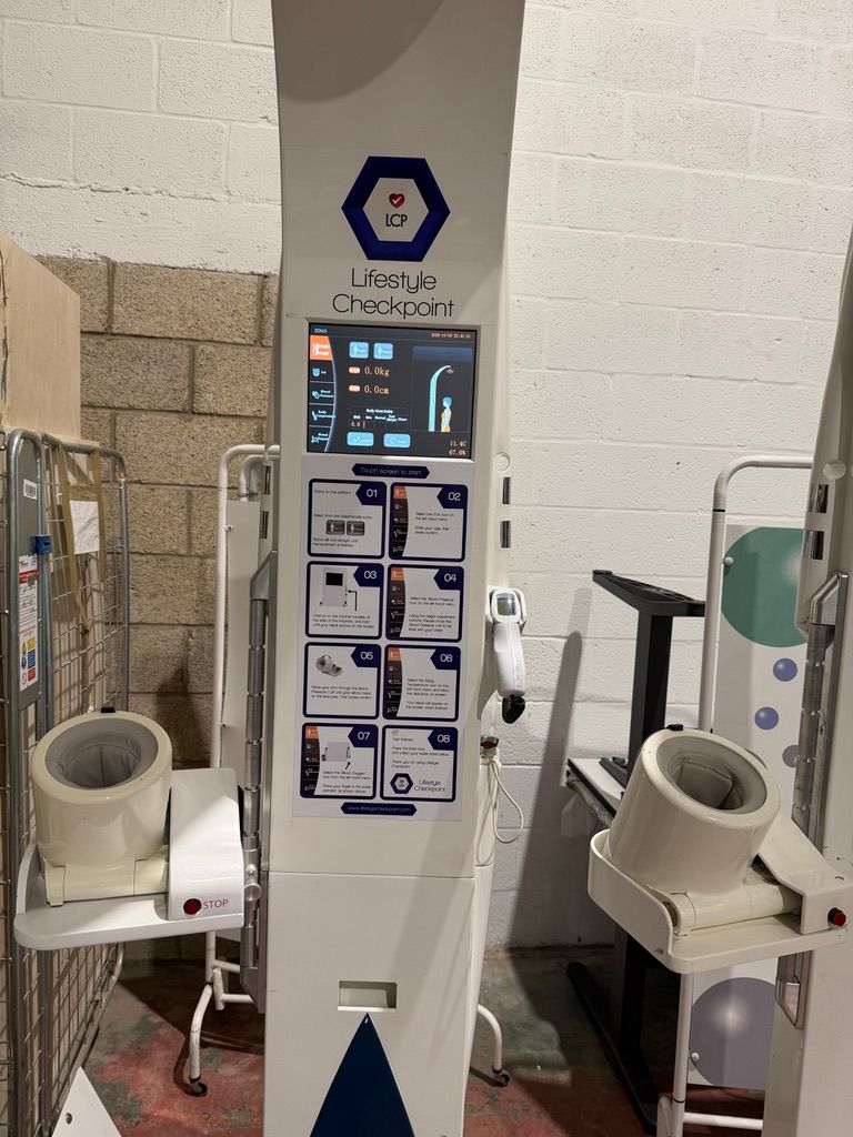 Self-Service Personal Health Check kiosk/Lifestyle Checkpoint Health Screening Station