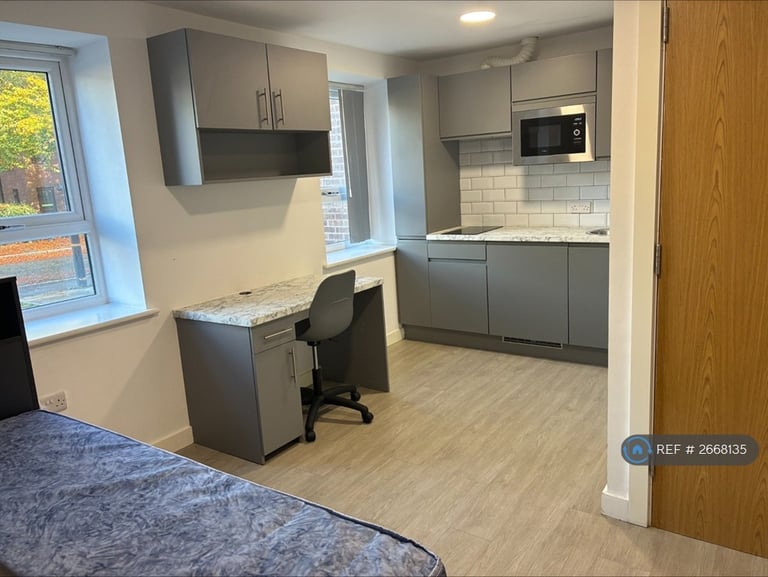 Studio flat in Harry Lord House, Manchester, M16 (#2668135)