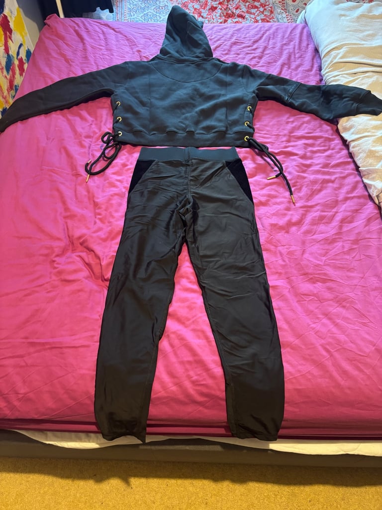 New London Queens size small tracksuit , £10,  Acton, W3 8FG