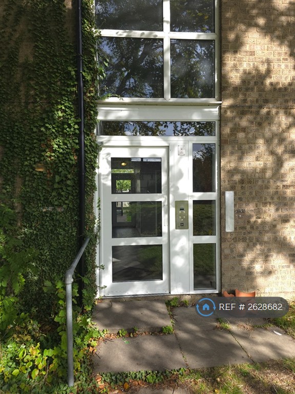 1 bedroom flat in Headford Close, Cambridge, CB5 (1 bed) (#2628682)