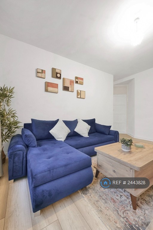 1 bedroom flat in Highbury Grove Court, London, N5 (1 bed) (#2443828)