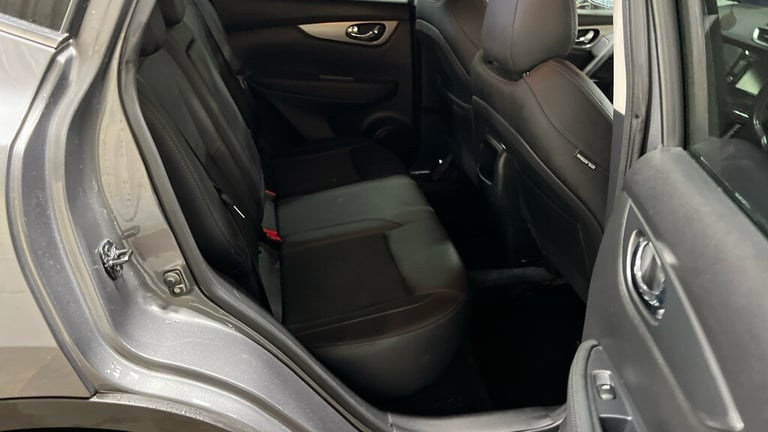 2019 Nissan Qashqai 1.5 dCi 115 Tekna 5dr ++ PANROOF / NAV / CAMERA / ULEZ / 5 SERVICES ++ HATCHB...