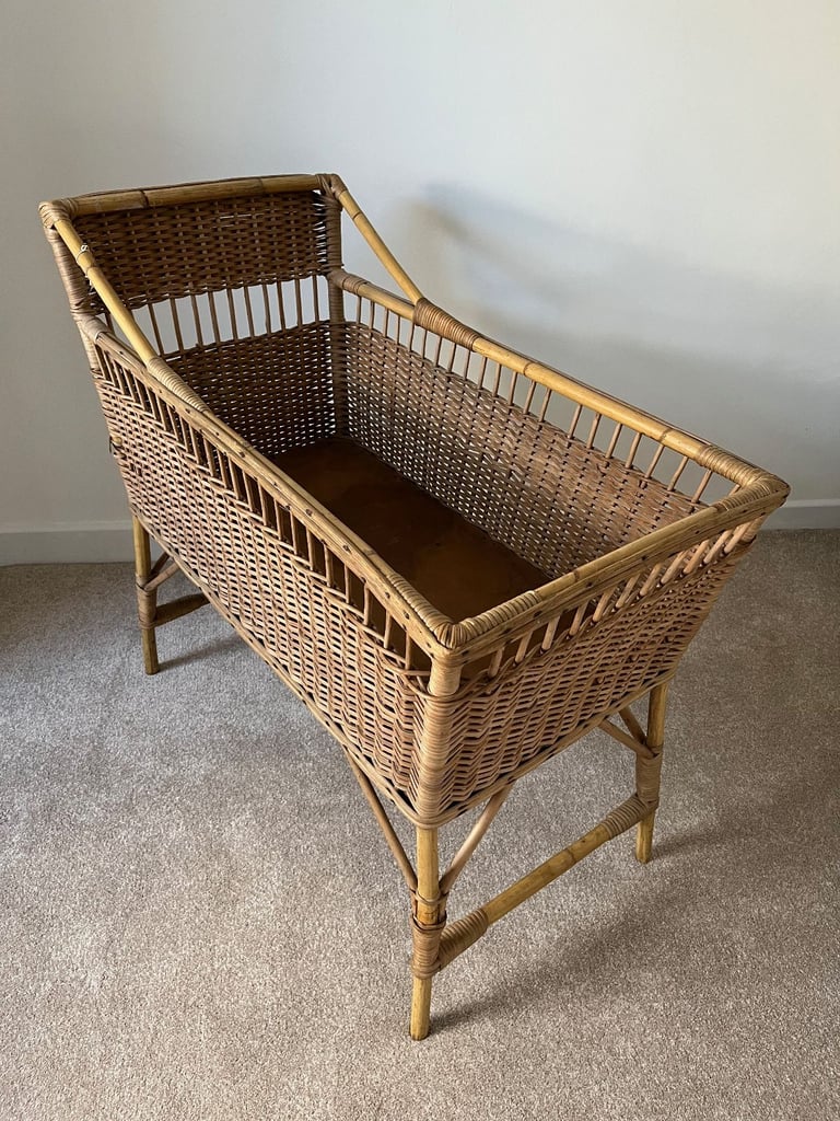 Wicker Crib