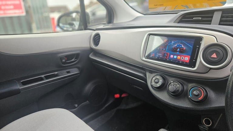 2012 Toyota yaris automatic 1.3 petrol