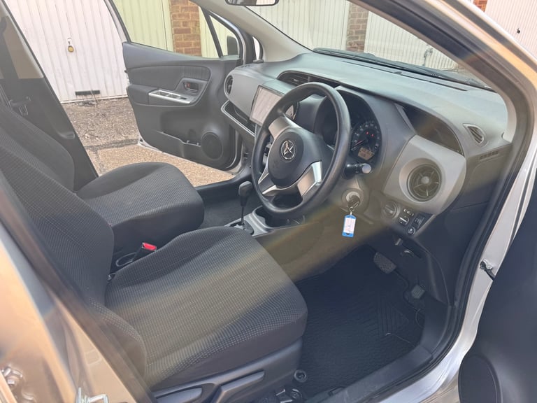 2016 Toyota Yaris Euro 6 Hatchback Petrol Automatic
