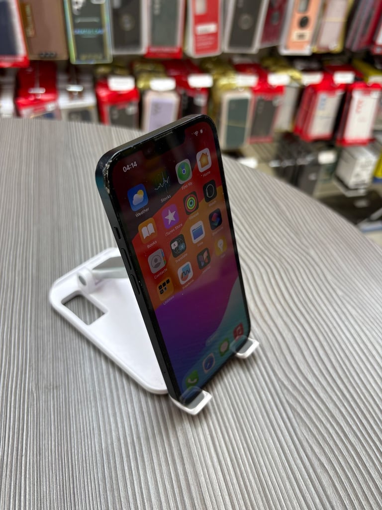 Apple iPhone 13 128GB Unlocked in Excellent Condition