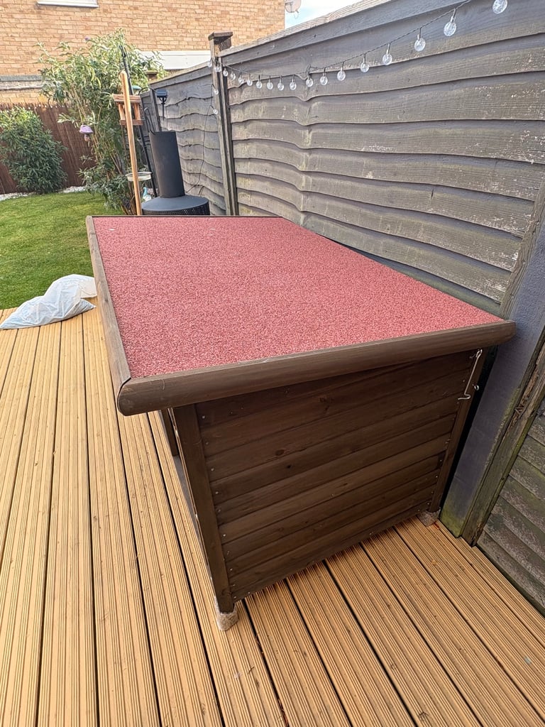 Cheeko - Flat Roof Dog Cabin 