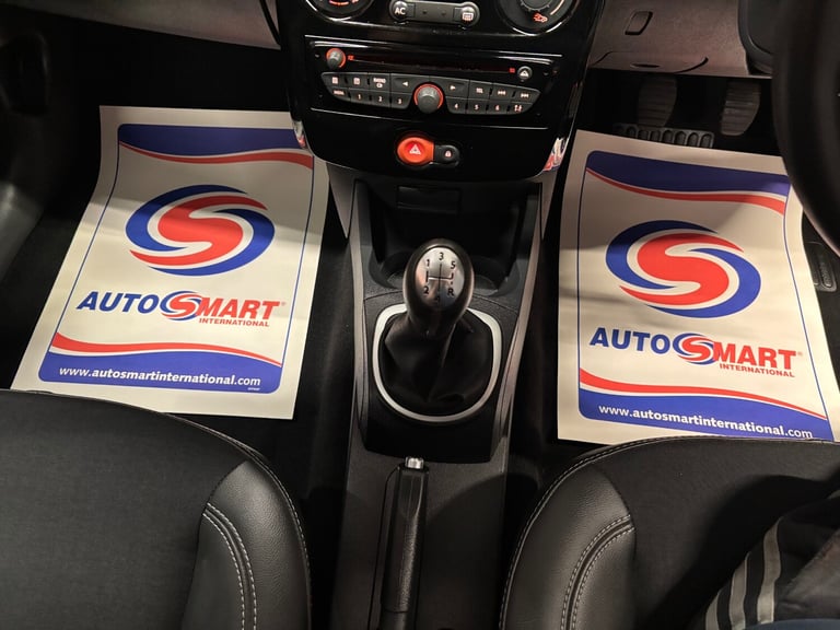 2012 Renault Clio 1.2 16V Dynamique TomTom 5dr HATCHBACK Petrol Manual