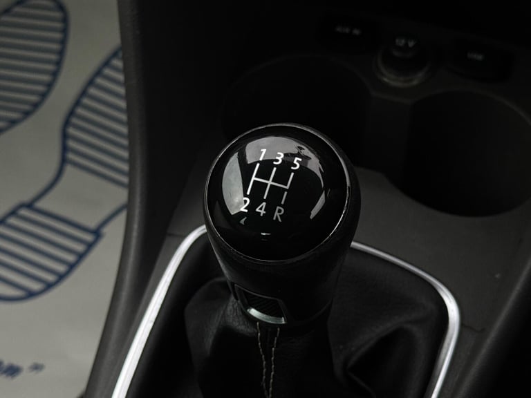 2015 Volkswagen Polo 1.0 BlueMotion Tech SE Design Euro 6 (s/s) 3dr HATCHBACK Petrol Manual