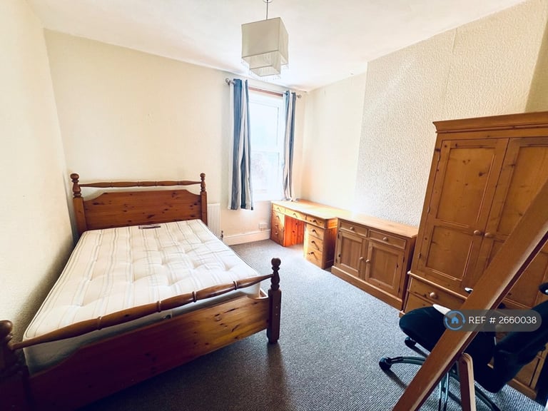 5 bedroom house in Leicester Street, Leamington Spa, CV32 (5 bed) (#2660038)