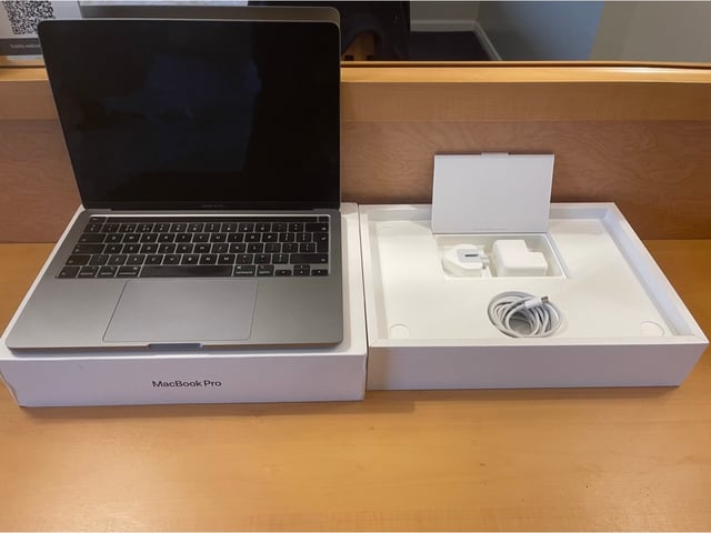 Apple MacBook Air 2020 13 Inch M1 8GB 256GB | in Great Barr, West
