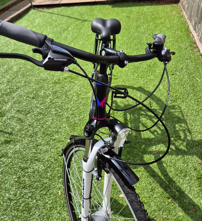 image for Women's Monteria Hybrid Bike.  NEVER BEEN USED. BEEN KEPT INDOORS. RRP £495. 