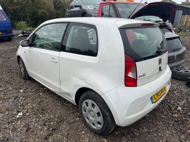 Seat mii 1.0 eco 2013 white BREAKING FOR PARTS 