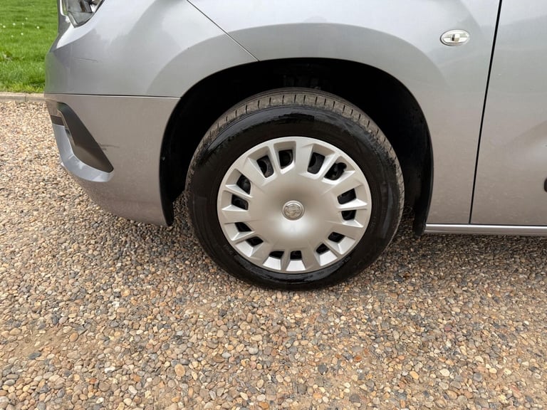 2019 Vauxhall Combo 1.5 Turbo D 2300 Sportive L2 H1 Euro 6 (s/s) 4dr PANEL VAN Diesel Manual