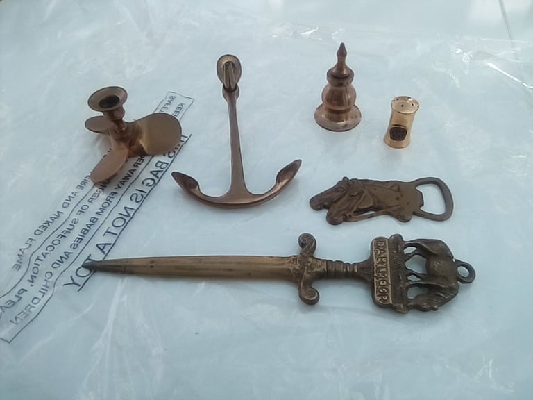 image for Selection of quality and varied small brass item ornaments.