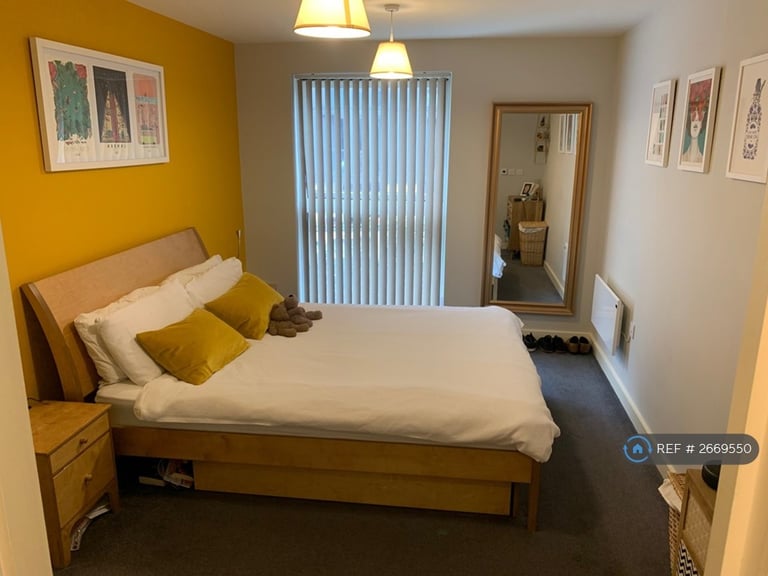 2 bedroom flat in Munday Street, Manchester, M4 (2 bed) (#2669550)