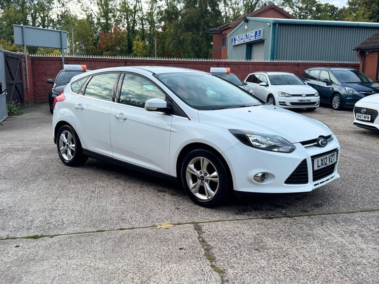 2012 Ford Focus 1.6 Zetec Euro 5 5dr HATCHBACK Petrol Manual