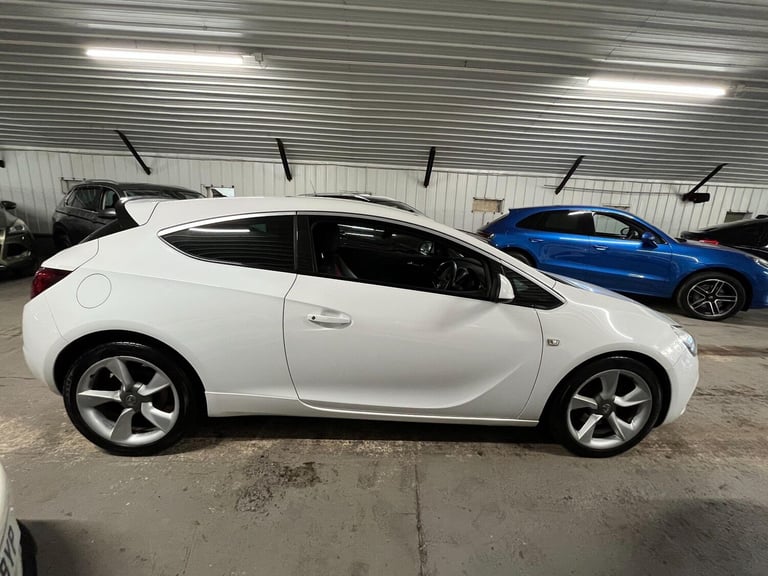  Vauxhall Astra GTC 2.0 CDTi BiTurbo Euro 5 (s/s) 3dr Diesel Manual