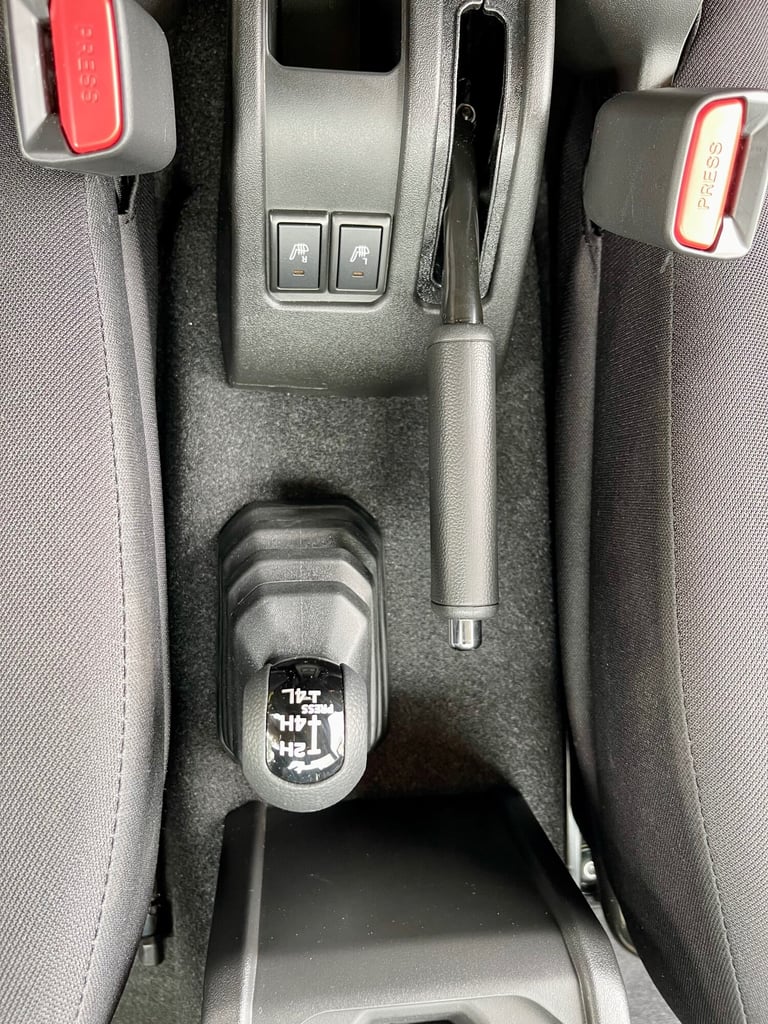 2024 Suzuki Jimny 1.5 AUTO JC 4X4 * BRAND NEW 4 SEATS REVERSE CAMERA APPLE PLAY 4x4 Petrol Automatic