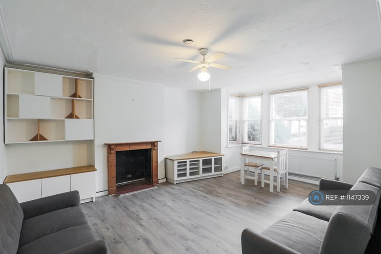 2 bedroom flat in Norwood Road, London, SE24 (2 bed) (#1147339)