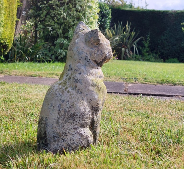  Beautiful reclaimed stone cat feature statue garden ornament