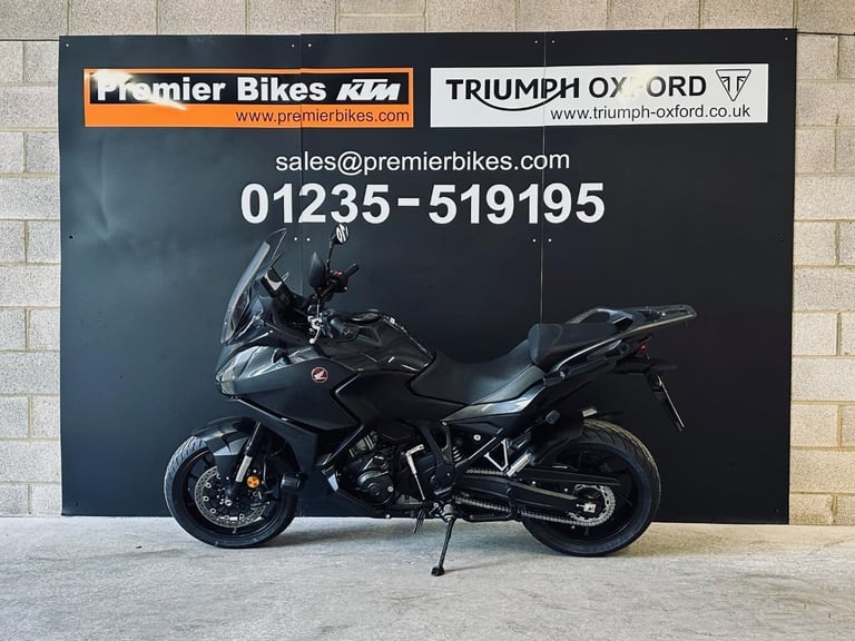 STUNNING ONE OWNER 2023/23 HONDA NT1100 MOTORCYCLE 