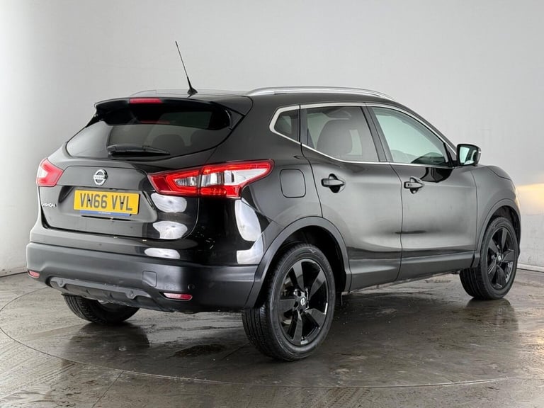 2016 Nissan Qashqai 1.2 DiG-T N-Connecta 5dr HATCHBACK PETROL Manual