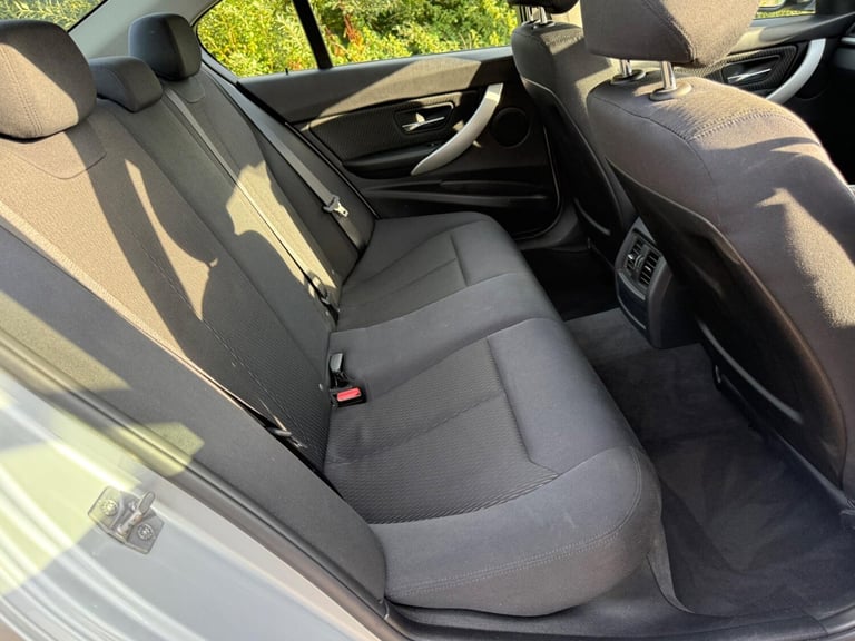  BMW 3 Series 2.0 320i SE Auto xDrive Euro 5 (s/s) 4dr Petrol Automatic
