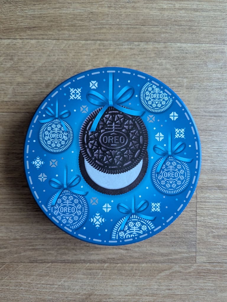 image for Novelty Oreo Christmas biscuit tin