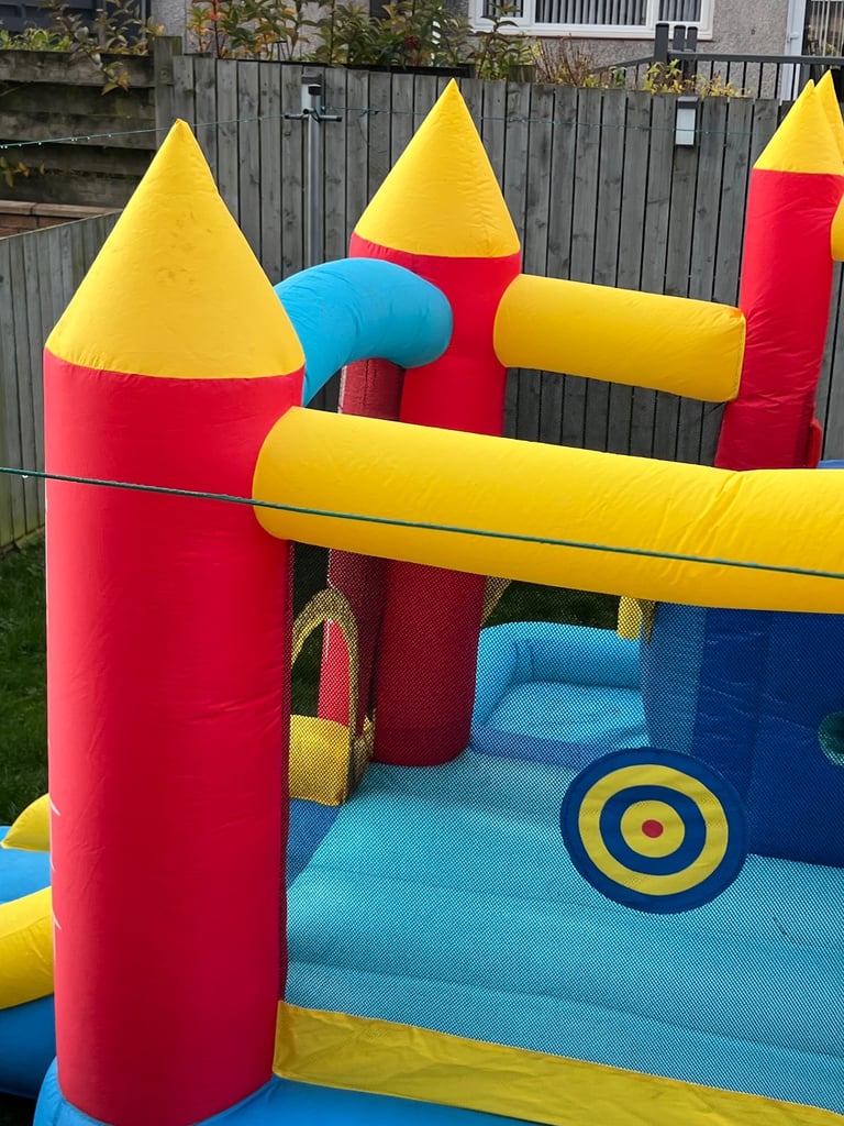 Bouncy castle /inflatable pool 